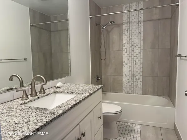 $1,850 | 35 Brookeville Terrace, Mount Pocono, PA 18344