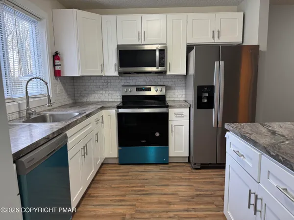 $1,850 | 35 Brookeville Terrace, Mount Pocono, PA 18344