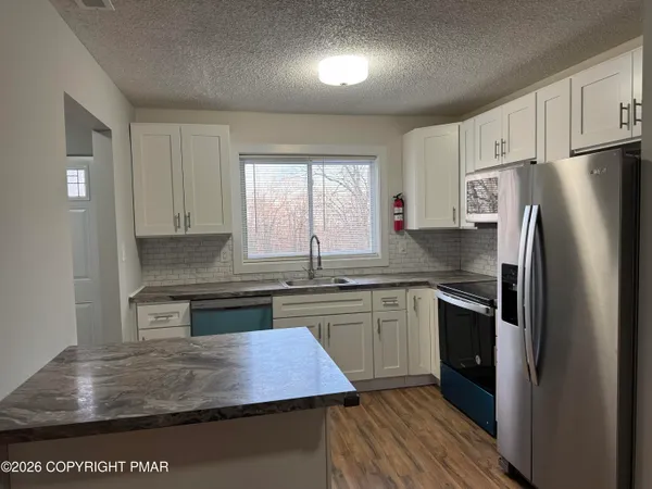 $1,850 | 35 Brookeville Terrace, Mount Pocono, PA 18344