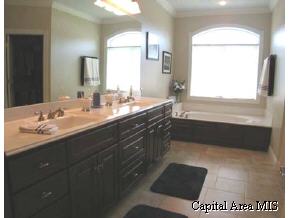2215 Wydown Avenue Springfield, IL 62704 - Photo 5 of 9 Gallery Image 5