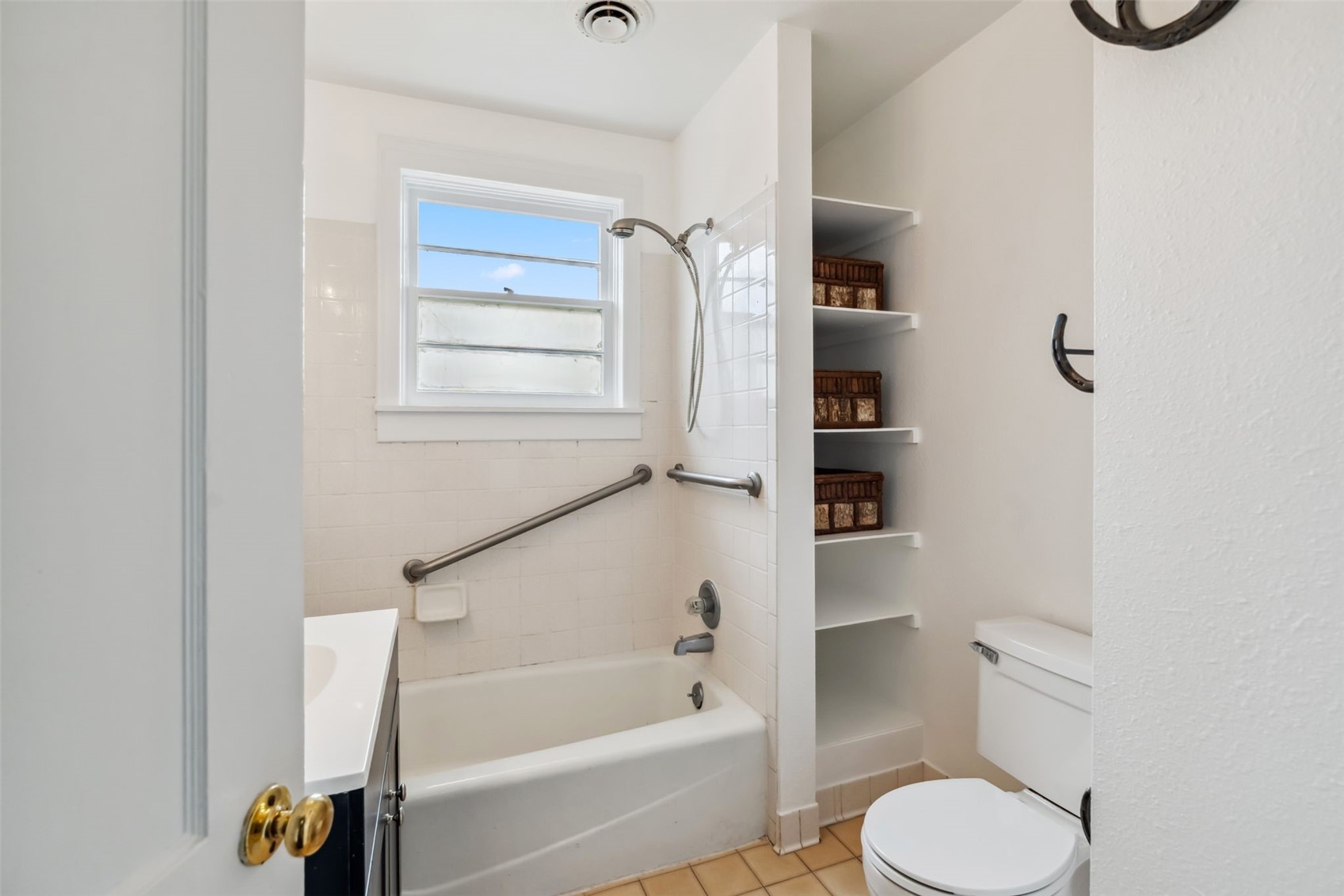 532 Front Street Fairplay, CO 80440 - Photo 23 of 46 a bathroom with a toilet and a bathtub