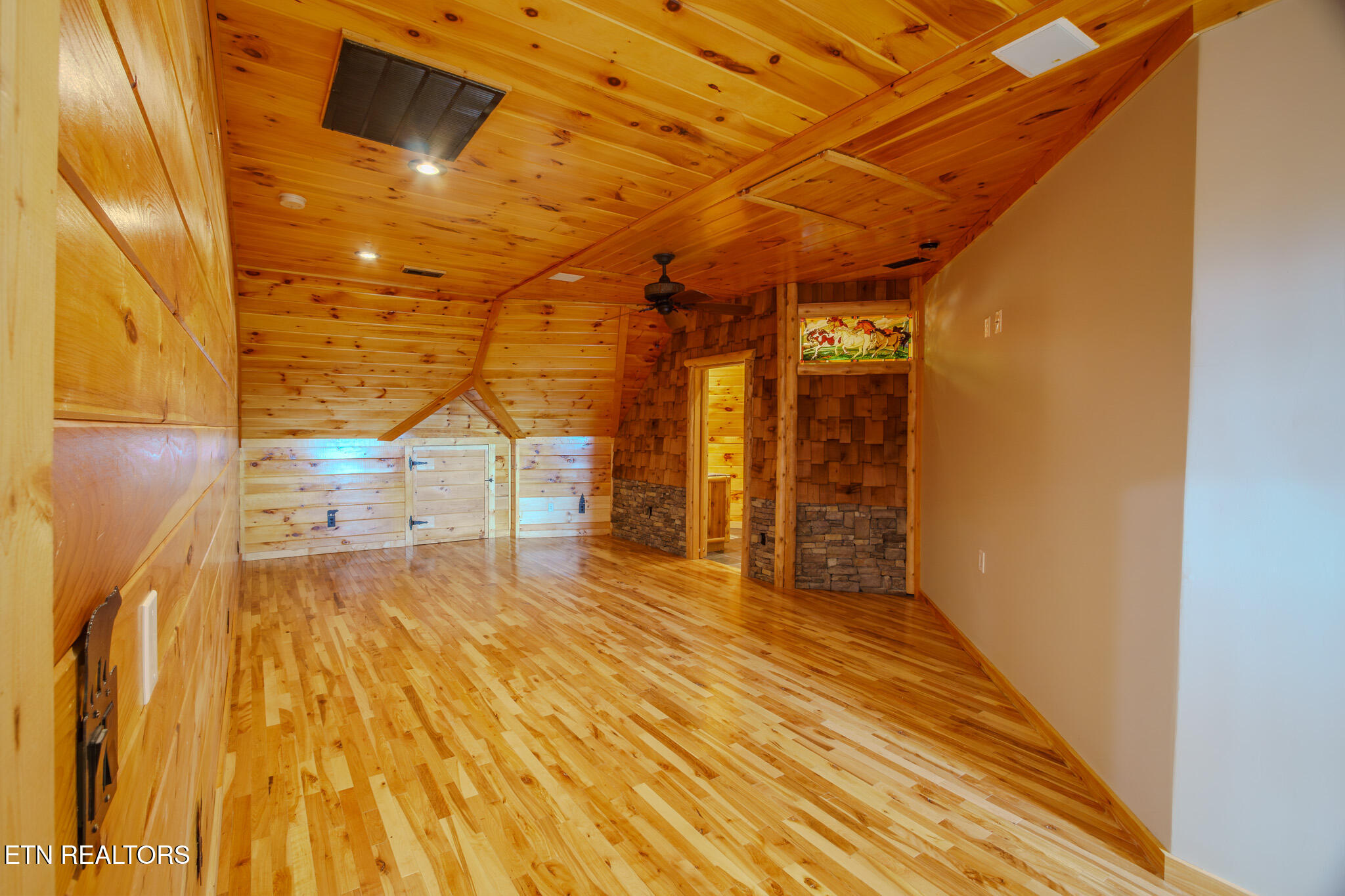 431 Thomas Loop Road Sevierville, TN 37876 - Photo 14 of 60 DSC02285-HDR