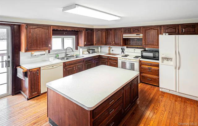 $849,000 | 238 South Centerville Road, Middletown, NY 10940