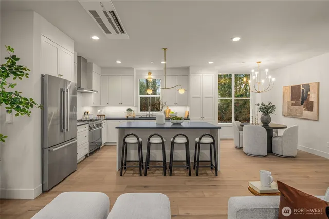 $2,088,888 | 10606 Northeast 54th Street, Kirkland, WA 98033