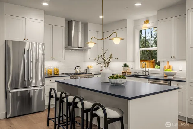 $2,088,888 | 10606 Northeast 54th Street, Kirkland, WA 98033