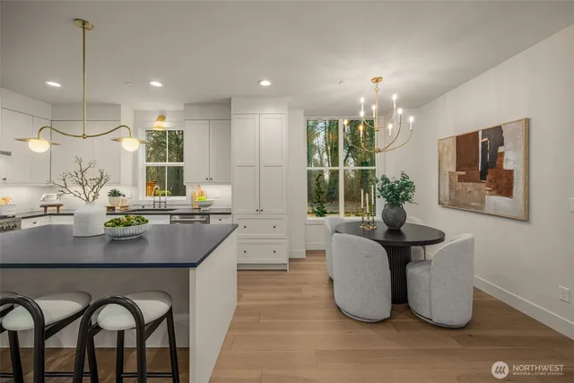 $2,088,888 | 10606 Northeast 54th Street, Kirkland, WA 98033