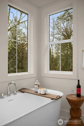 $2,088,888 | 10606 Northeast 54th Street, Kirkland, WA 98033