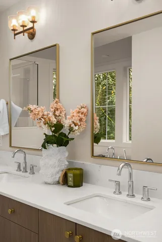 $2,088,888 | 10606 Northeast 54th Street, Kirkland, WA 98033