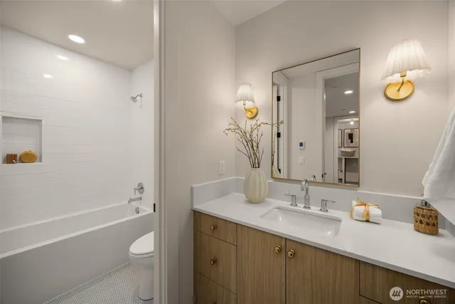 $2,088,888 | 10606 Northeast 54th Street, Kirkland, WA 98033