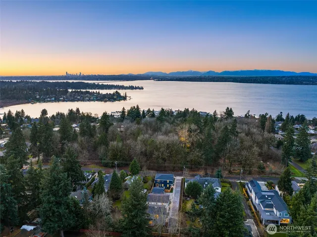 $2,088,888 | 10606 Northeast 54th Street, Kirkland, WA 98033