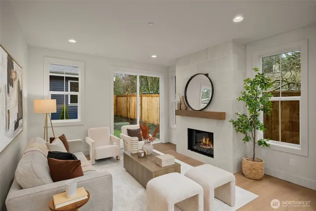 $2,088,888 | 10606 Northeast 54th Street, Kirkland, WA 98033