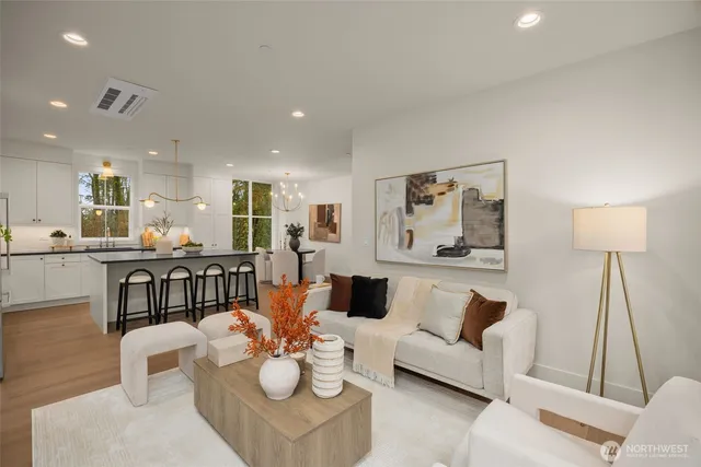 $2,088,888 | 10606 Northeast 54th Street, Kirkland, WA 98033