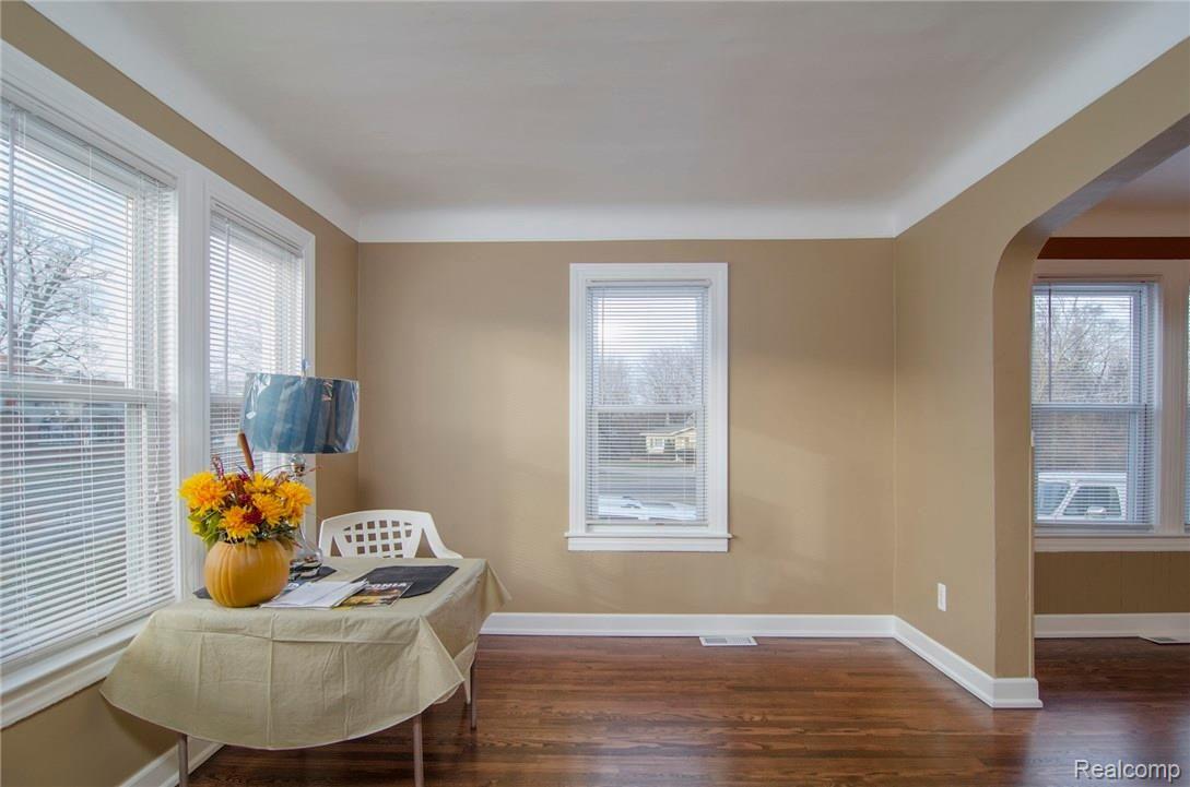 28100 Five Mile Road Livonia, MI 48154 - Photo 3 of 20 4.jpg