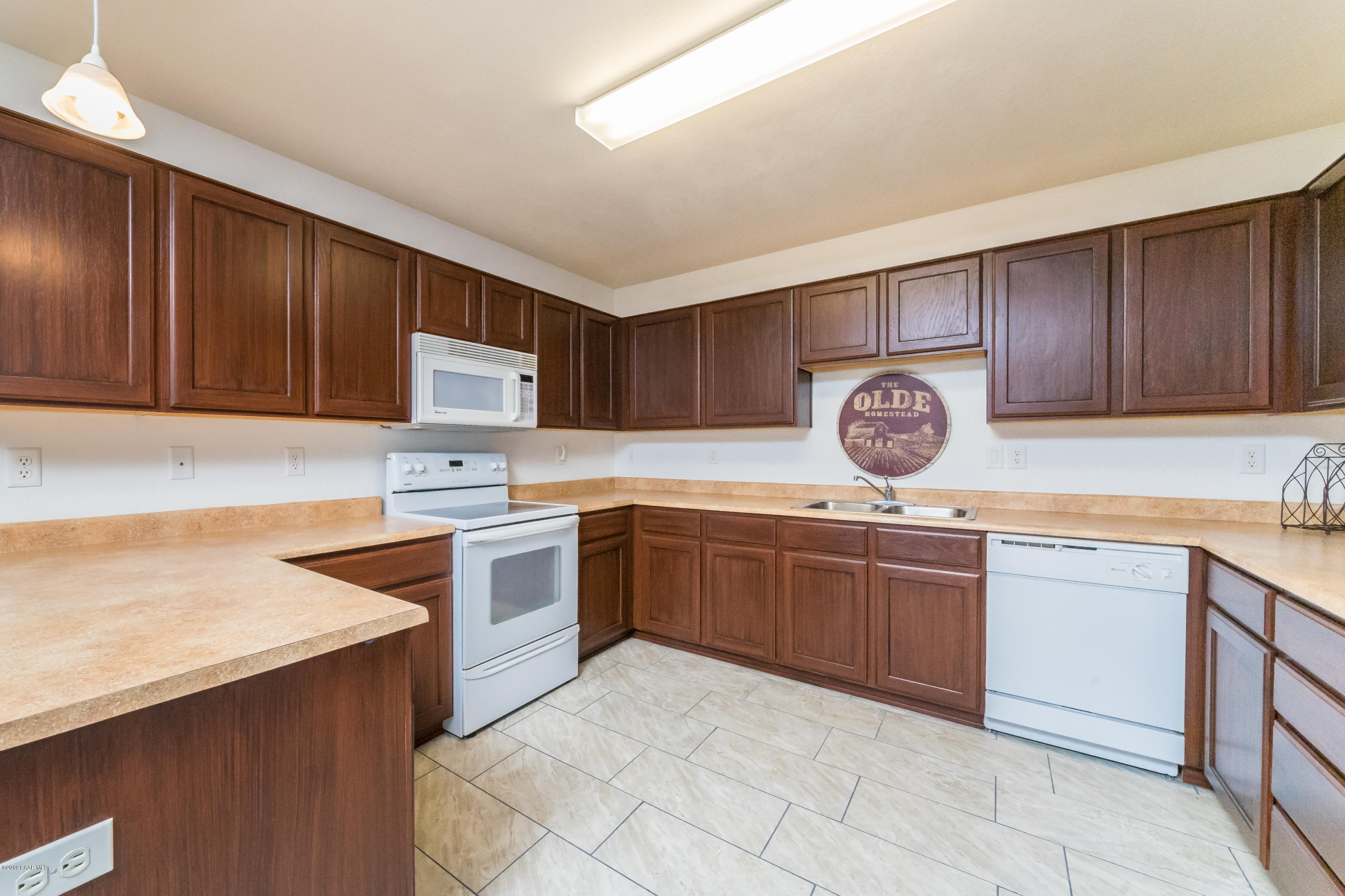 3600 West Runway Road Paulden, AZ 86334 - Photo 12 of 22 016_Kitchen