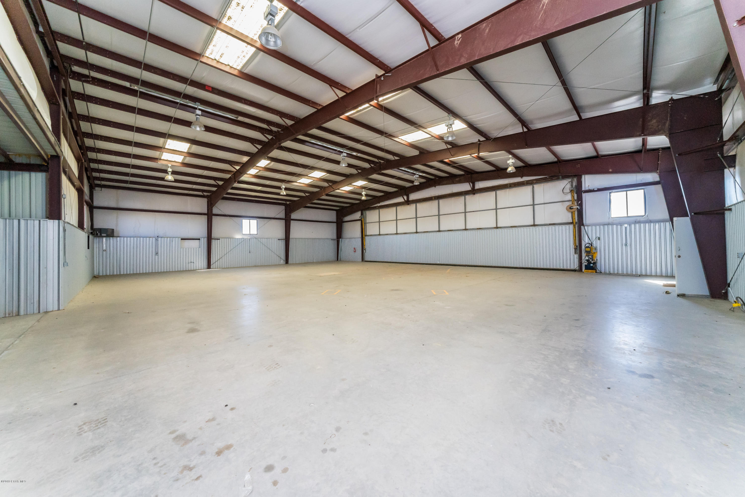 3600 West Runway Road Paulden, AZ 86334 - Photo 20 of 22 011_Hanger