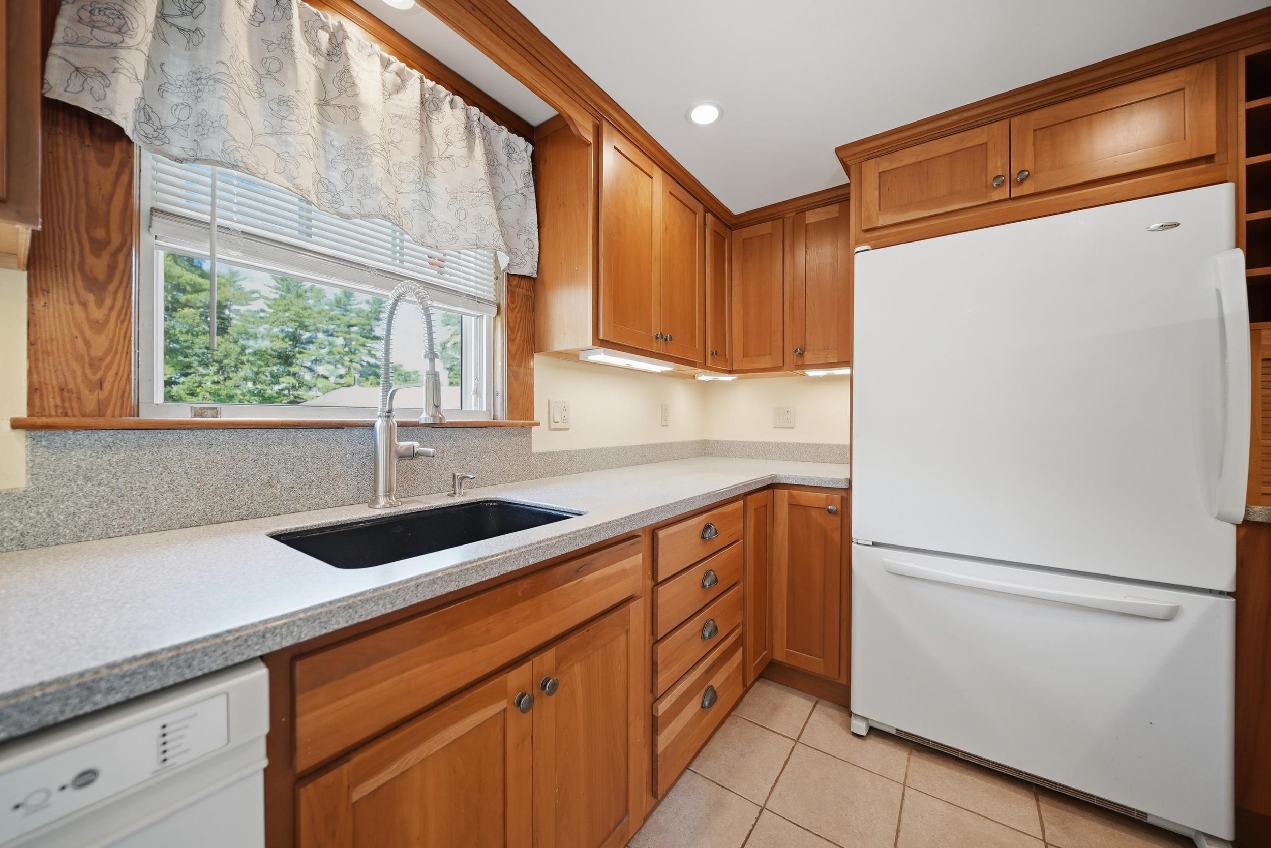 158 Milton Road Rochester, NH 03868 - Photo 8 of 42