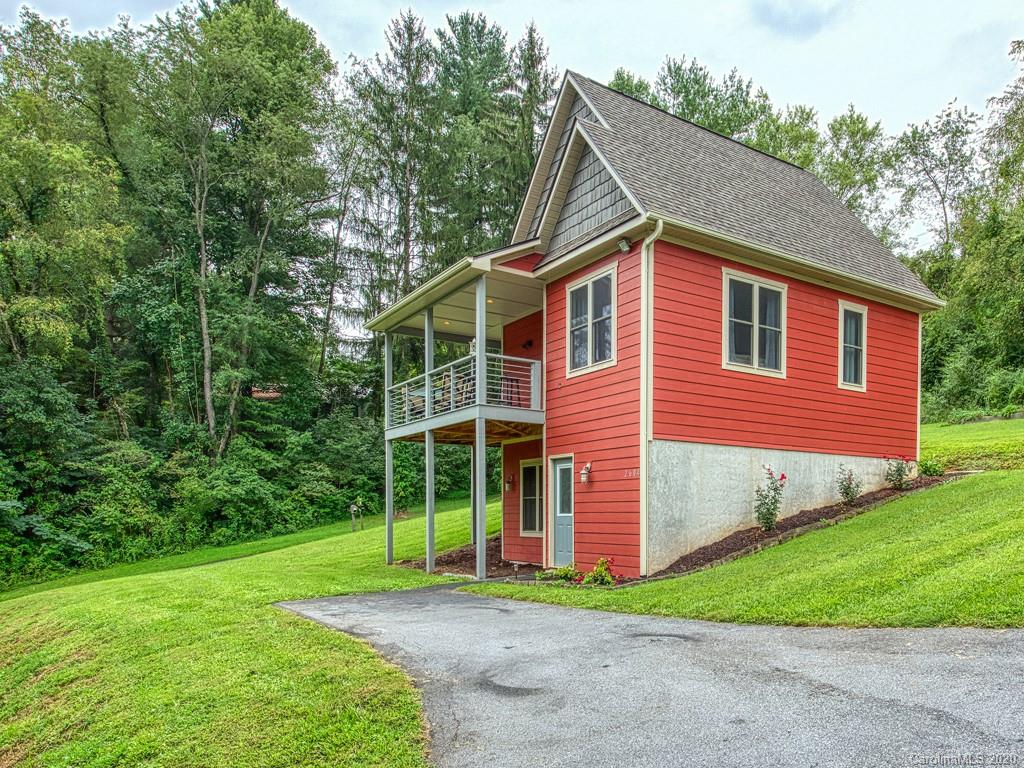 2604 Old Clyde Road Clyde, NC 28721 - Photo 3 of 24