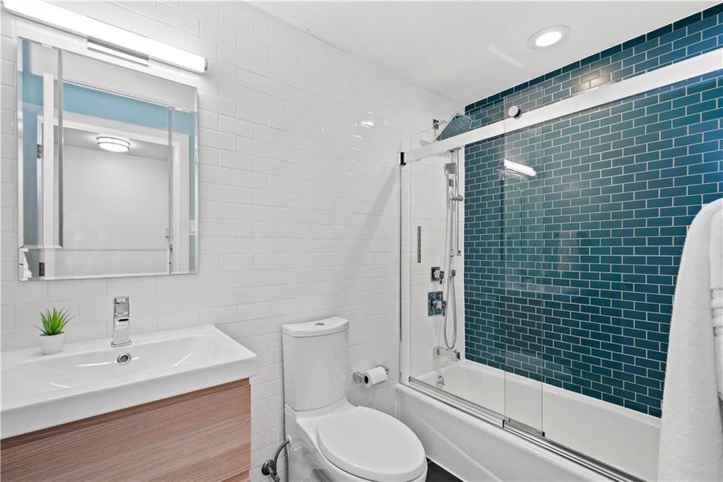 1343 Old Meadow Road Pittsburgh, PA 15241 - Photo 17 of 25 Gallery Image 17