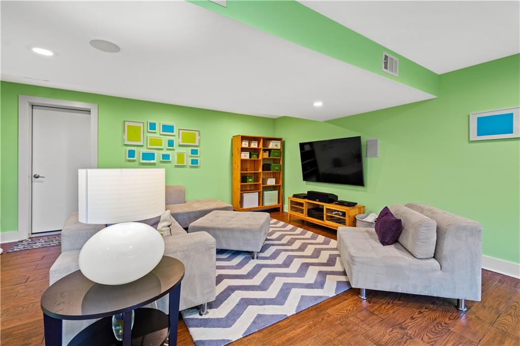 1343 Old Meadow Road Pittsburgh, PA 15241 - Photo 19 of 25 Gallery Image 19