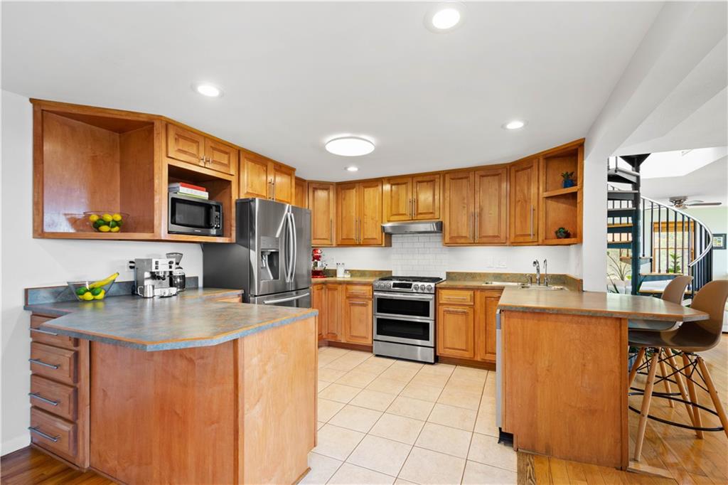 1343 Old Meadow Road Pittsburgh, PA 15241 - Photo 4 of 25 Gallery Image 4