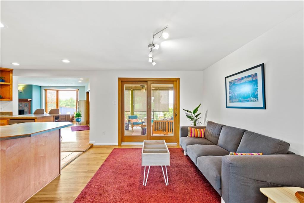 1343 Old Meadow Road Pittsburgh, PA 15241 - Photo 5 of 25 Gallery Image 5