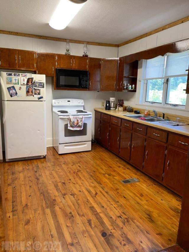 2212 Bozoo Road Peterstown, WV 24963 - Photo 11 of 22 Gallery Image 11