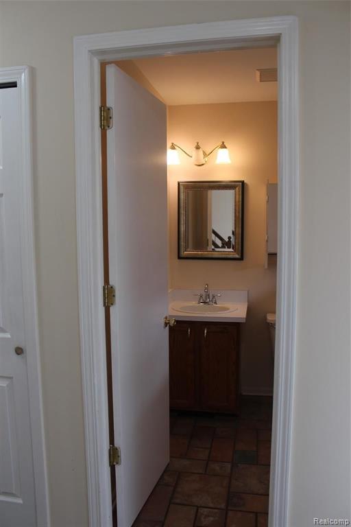 46409 Aarons Way Canton, MI 48188 - Photo 43 of 53