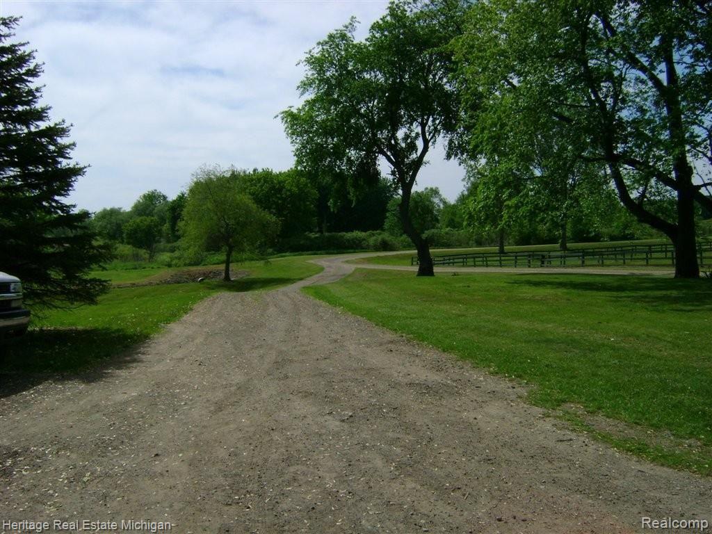 6261 Layton Road Fowlerville, MI 48836 - Photo 4 of 11 More Beauty to Behold!