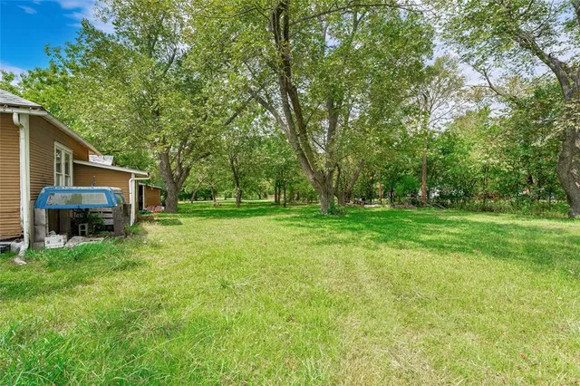 $134,900 | 307 Northeast 2nd Street, Kerens, TX 75144