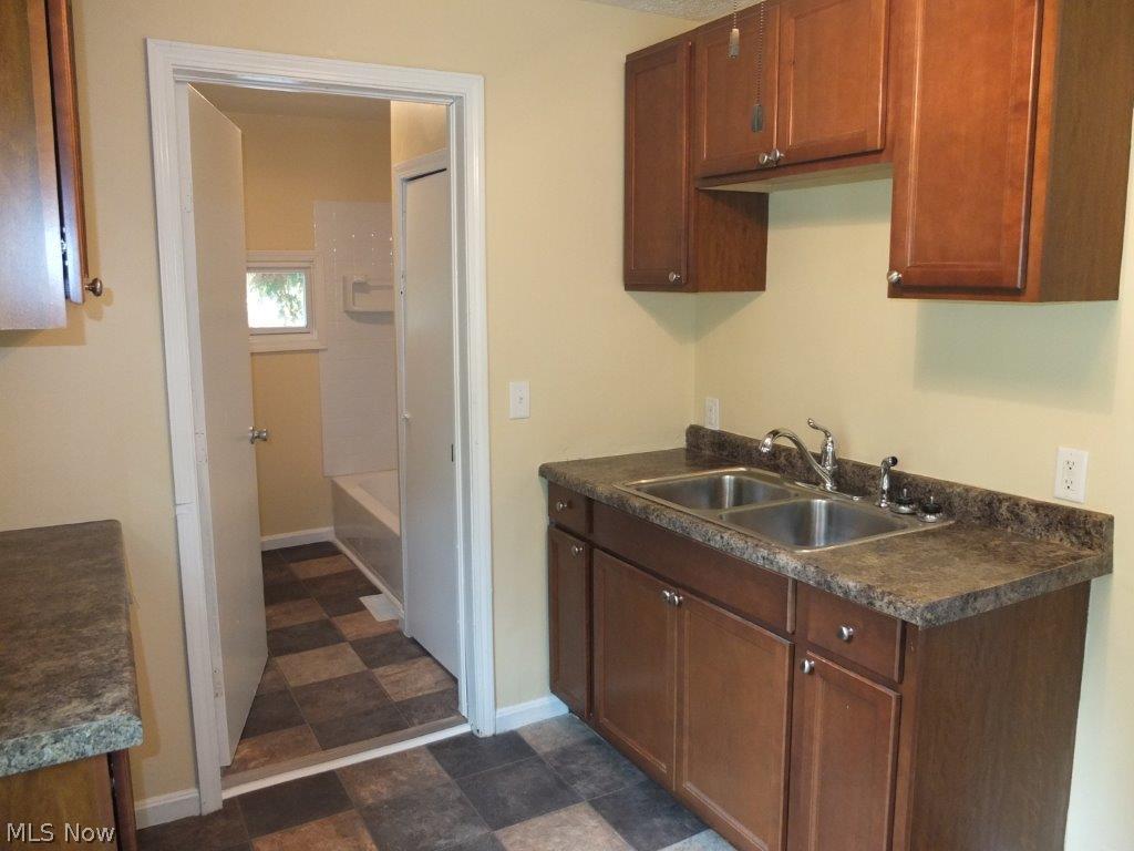 2579 West Nimisila Road Clinton, OH 44216 - Photo 6 of 15 Kitchen