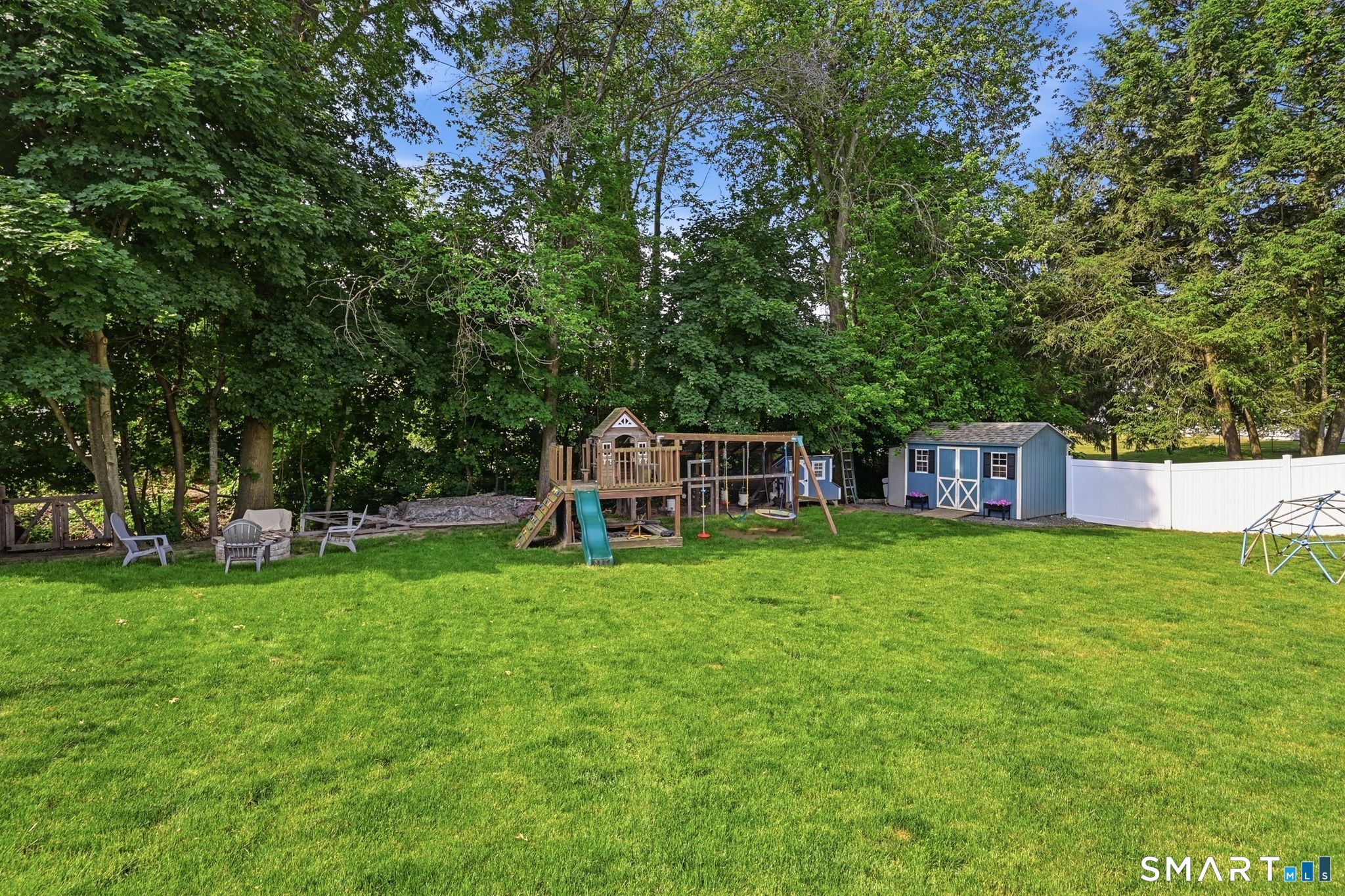 18 Freemont Road Enfield, CT 06082 - Photo 32 of 36