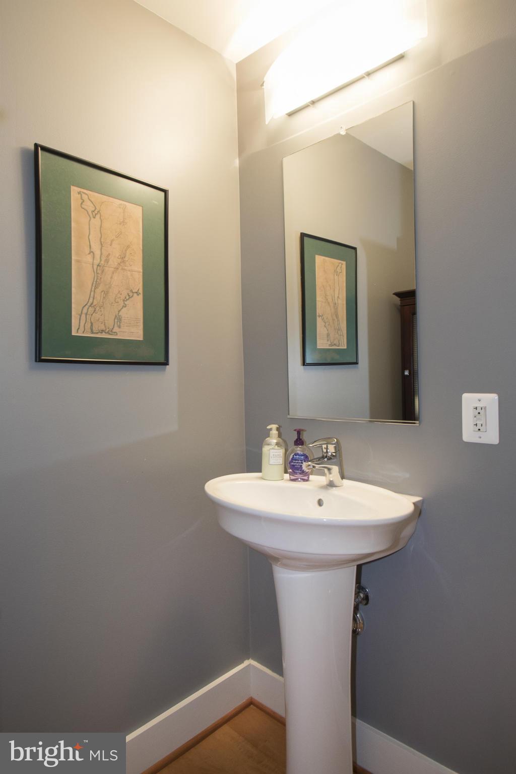 1209 13th Street Northwest, Unit 208 Washington, DC 20005 - Photo 24 of 29 Bath