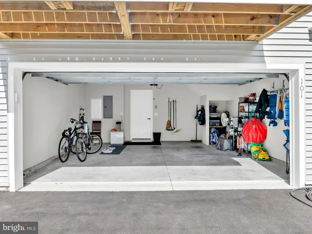 a view of a white building among the city view