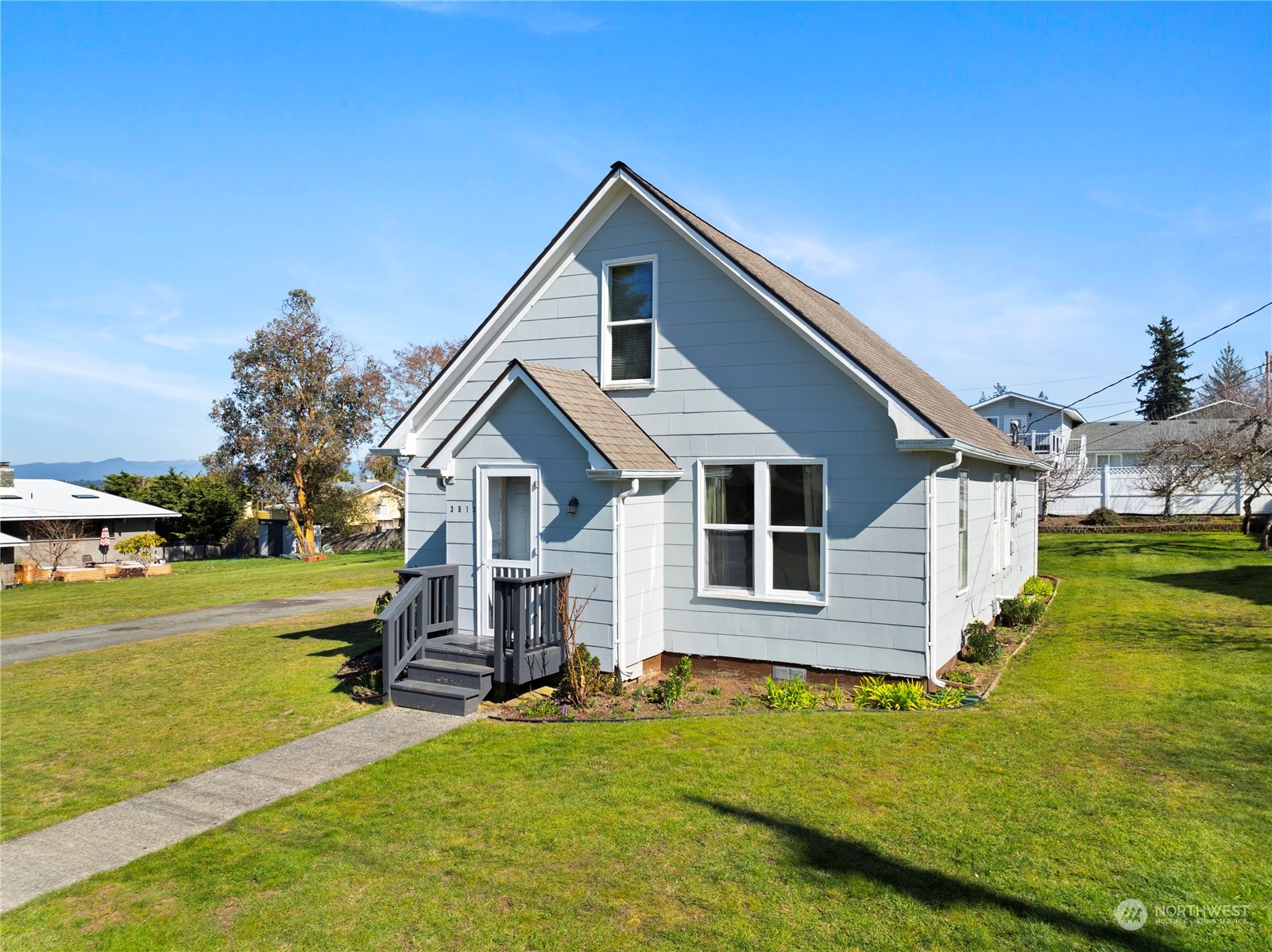 3913 R Avenue Anacortes, WA 98221 - Photo 1 of 28 Gallery Image 1