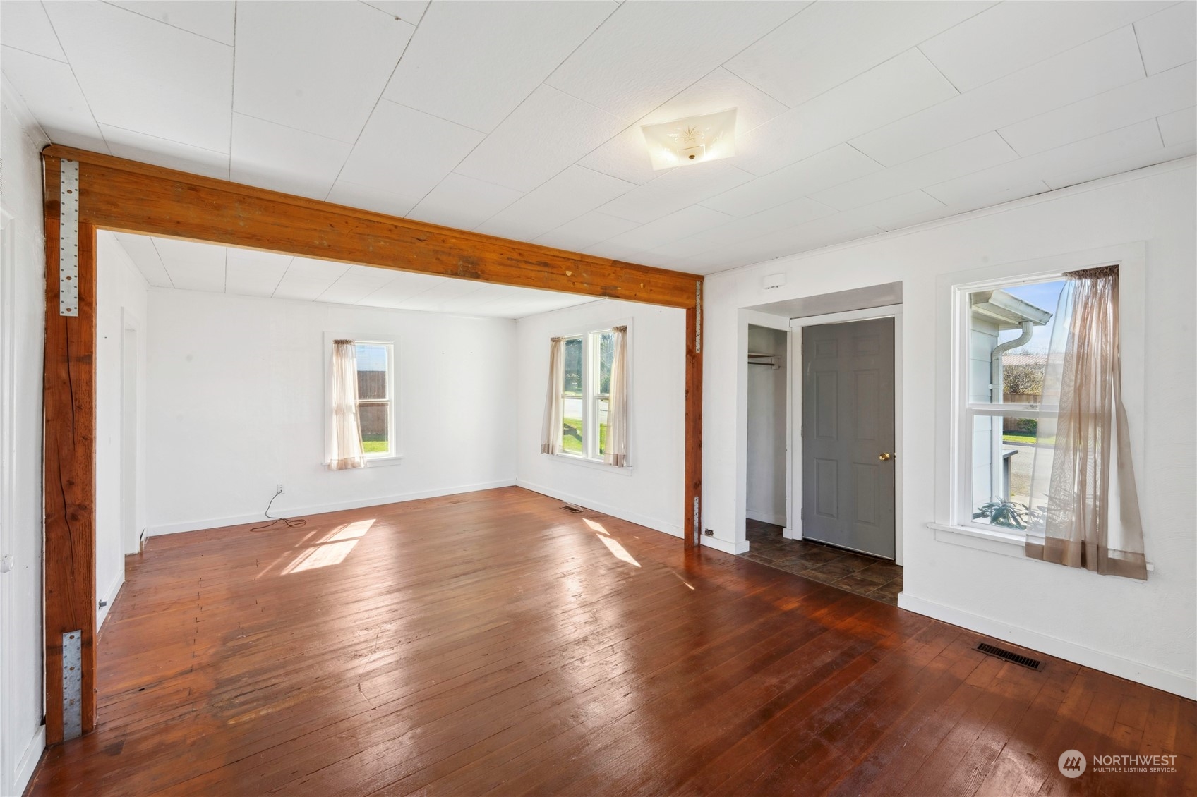 3913 R Avenue Anacortes, WA 98221 - Photo 6 of 28 Gallery Image 6