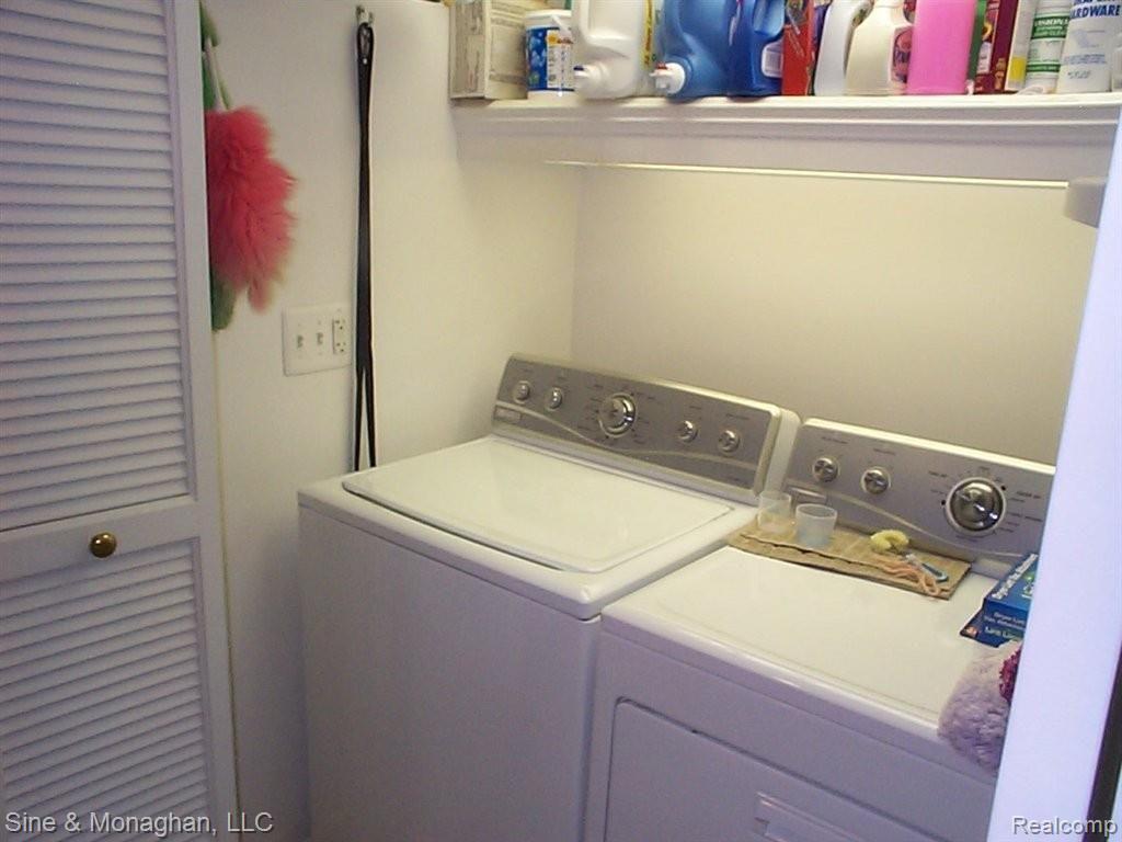 1515 River Road St. Clair, MI 48079 - Photo 18 of 25 18 LAUNDRY 1515 River Rd.JPG