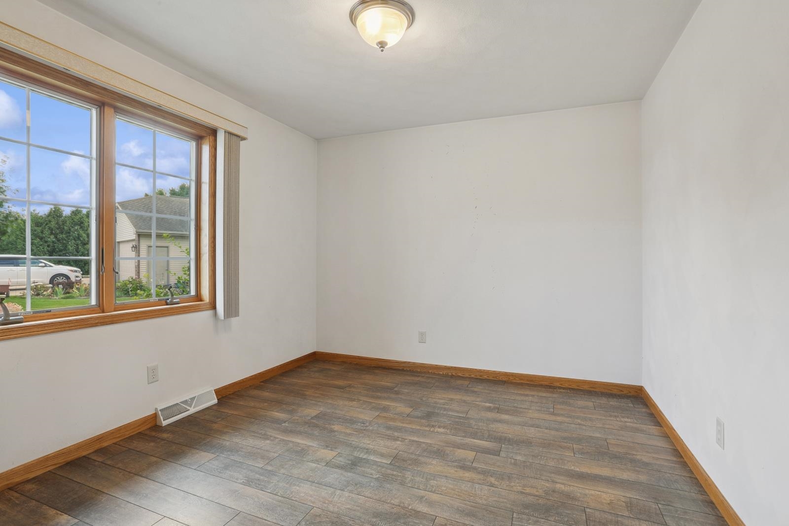 498 Ridgeway Court Brillion, WI 54110 - Photo 12 of 24