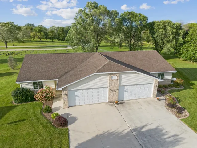 $289,900 | 498 Ridgeway Court, Brillion, WI 54110