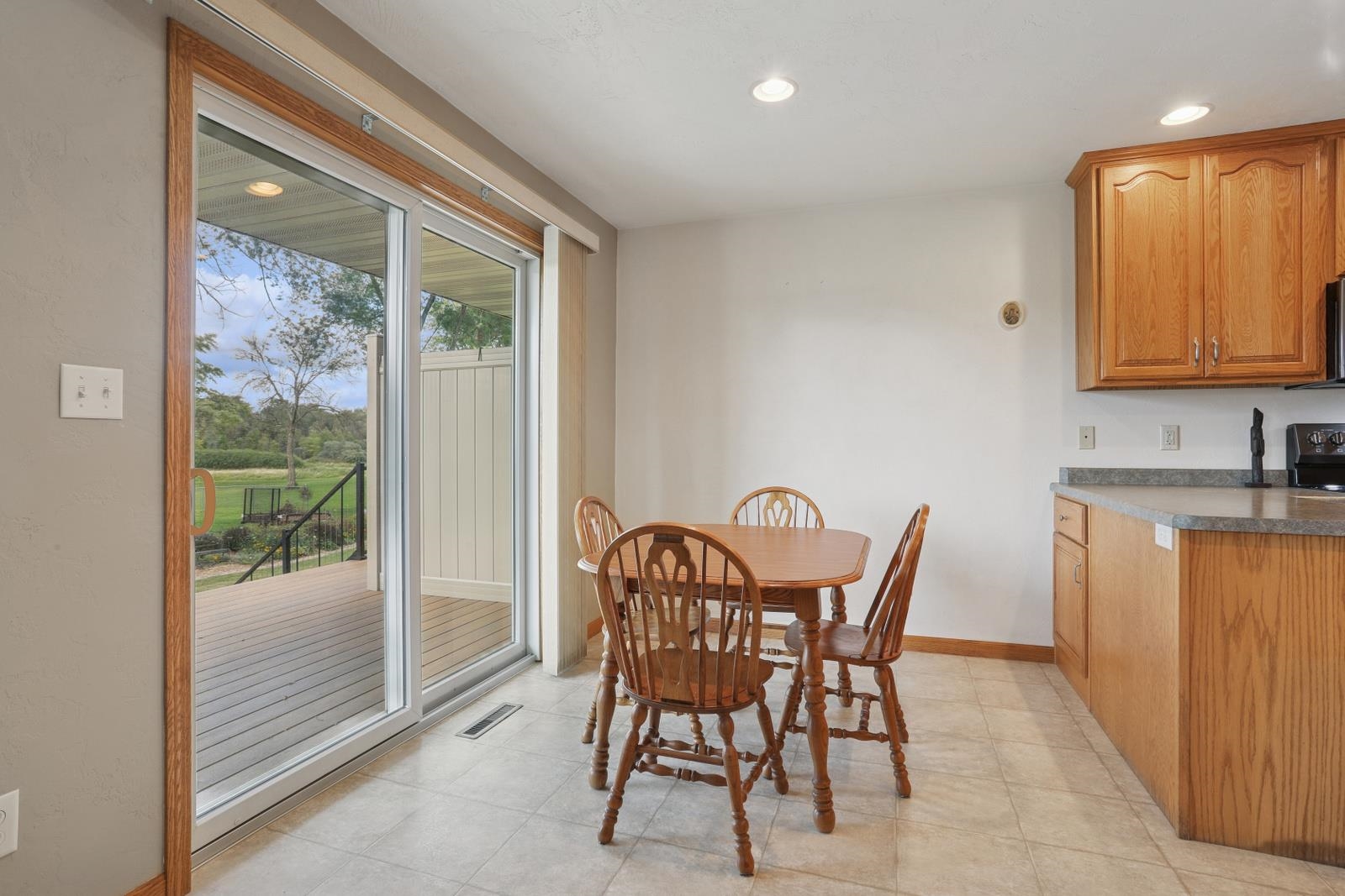 498 Ridgeway Court Brillion, WI 54110 - Photo 6 of 24