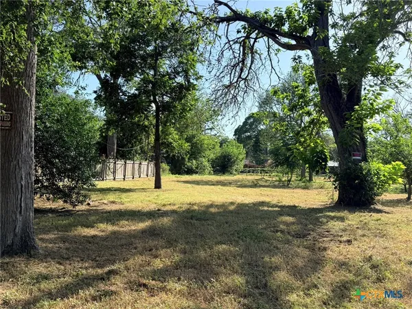 $37,000 | 323 Meadow Lake Drive, Seguin, TX 78155