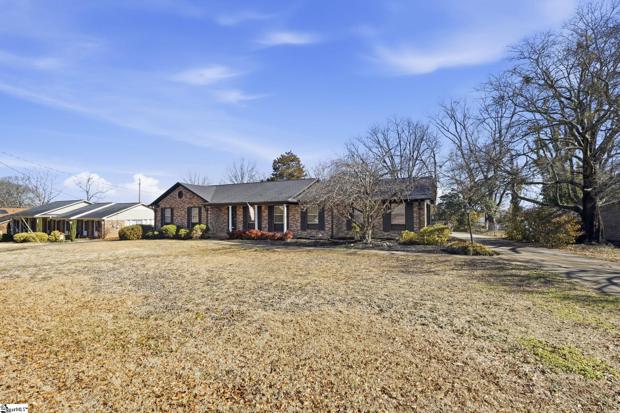 417 Brook Glenn Road Taylors, SC 29687 - Photo 3 of 41 Gallery Image 3