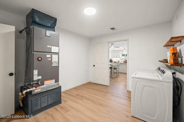 a view of utility room with washer and dryer