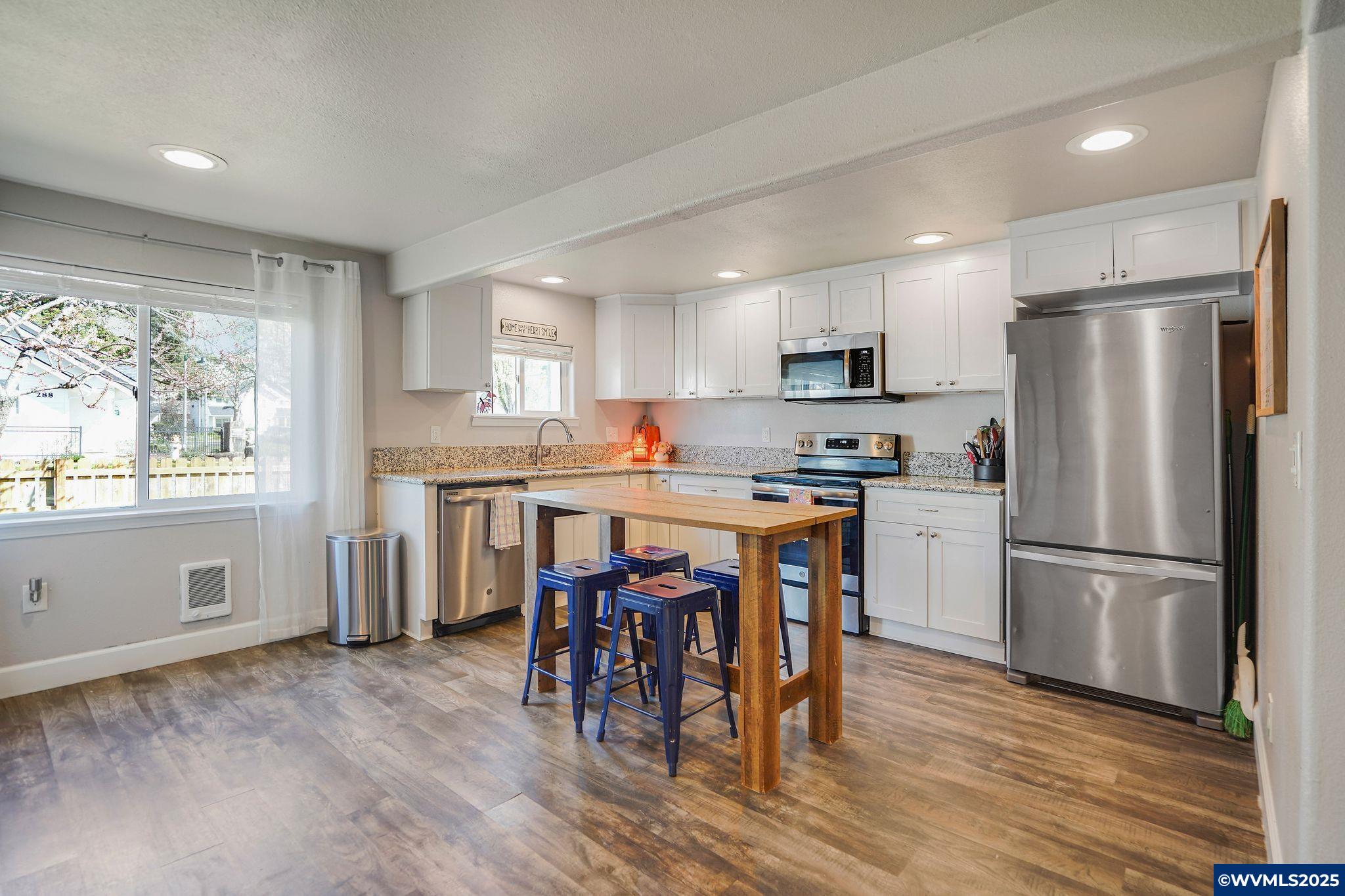 321 Southeast Davis Street Dallas, OR 97338 - Photo 10 of 26 Gallery Image 10