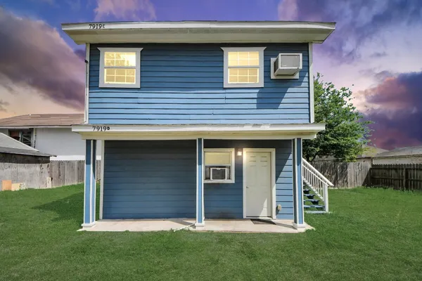 $855 | 7919 Brays Street, Unit D, Houston, TX 77012
