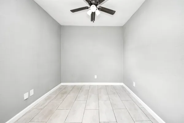 $855 | 7919 Brays Street, Unit D, Houston, TX 77012