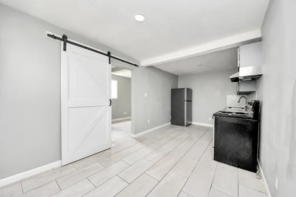 $855 | 7919 Brays Street, Unit D, Houston, TX 77012