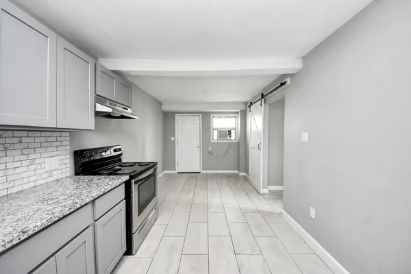 $855 | 7919 Brays Street, Unit D, Houston, TX 77012
