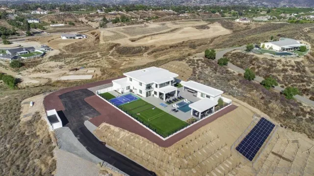 $19,995 | 35298 Calle Campo, Temecula, CA 92592