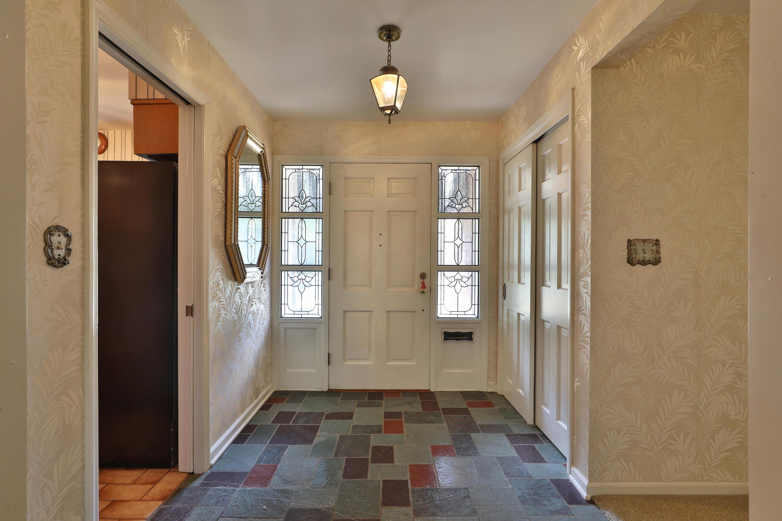226 Croswell Road Columbus, OH 43214 - Photo 4 of 39 226-Crosswell-04