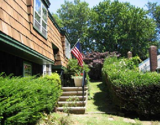 190 Hollow Tree Ridge Road Darien, CT 06820 - Photo 1 of 1